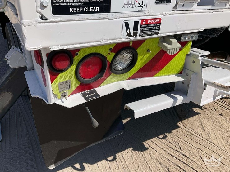 2015-altec-l37m-image-33