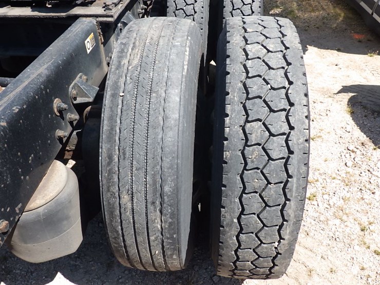 2016-kenworth-t680-image-12