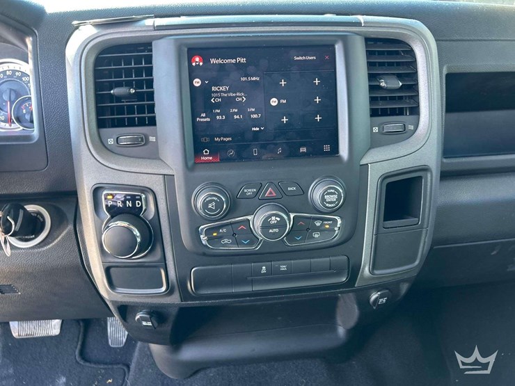 2022-ram-1500-classic-image-16