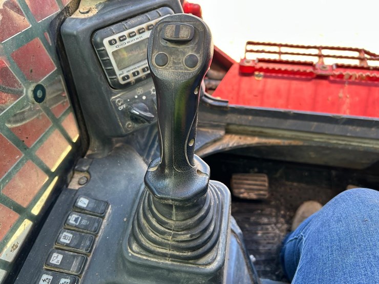 2017-takeuchi-tl12r2-image-27