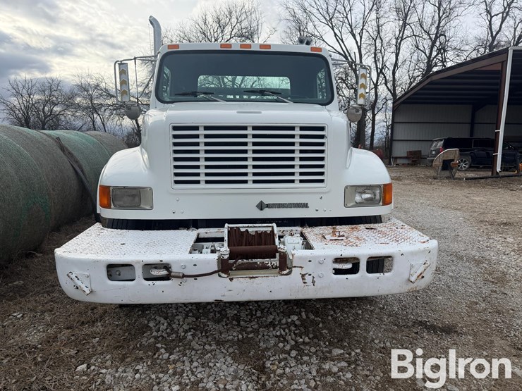1993-international-4900-image-2