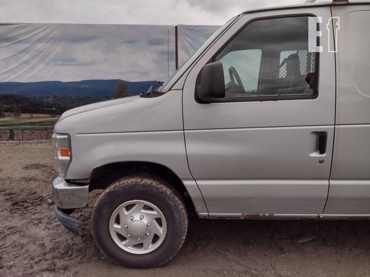 2012-ford-e250-image-16