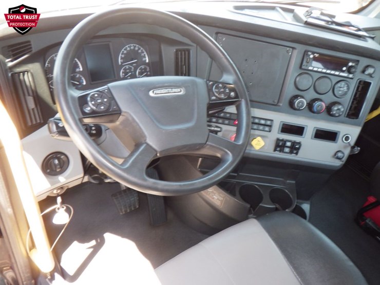 2022-freightliner-cascadia-116-image-14