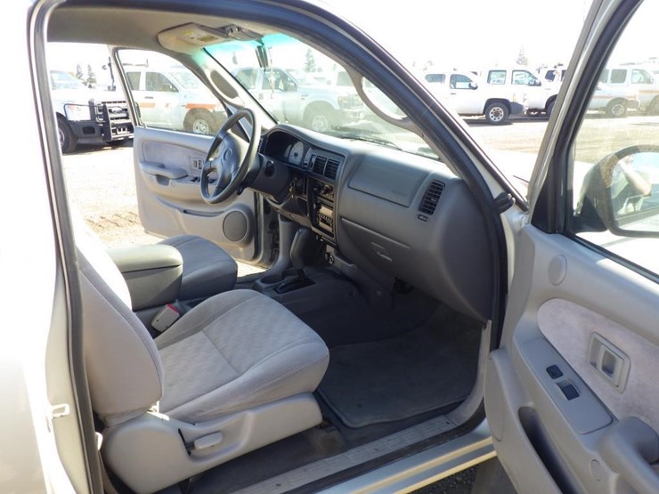 2002-toyota-tacoma-image-6
