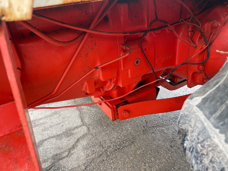 #4064-•-case-1370-tractor-image-57