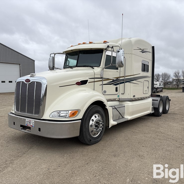 2011 PETERBILT 386