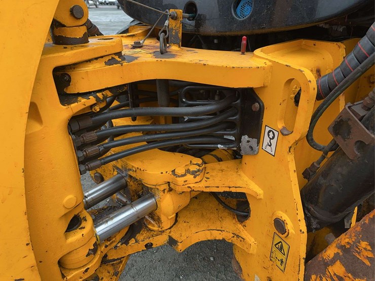 2010-jcb-3cx-image-17