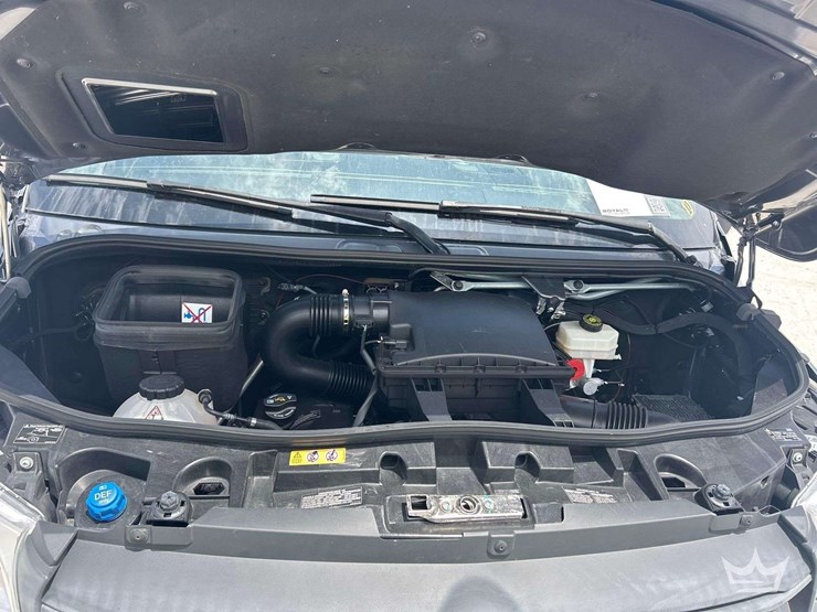 2021-mercedes-benz-sprinter-4500-image-9