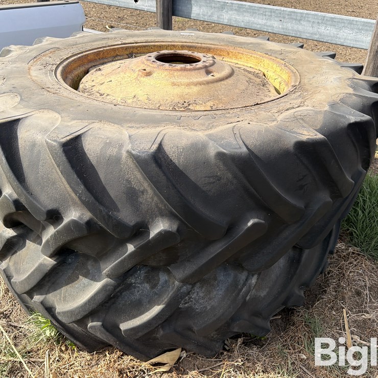 JOHN DEERE 4620