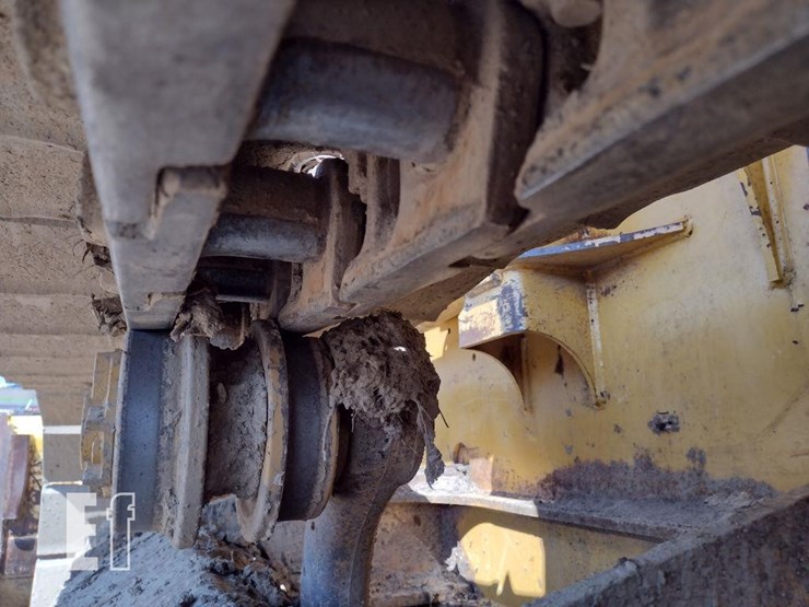 2004-deere-650h-image-15
