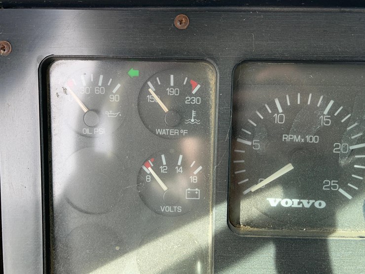 1995-volvo-truck-image-63