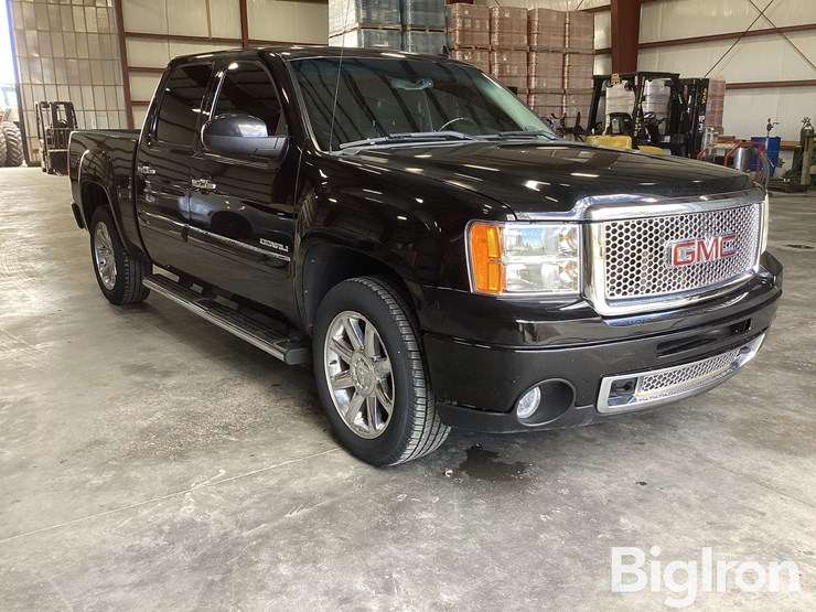 2010-gmc-sierra-1500-image-1