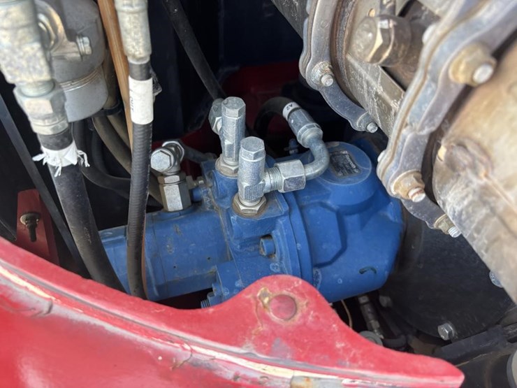2020-takeuchi-tb240-image-52