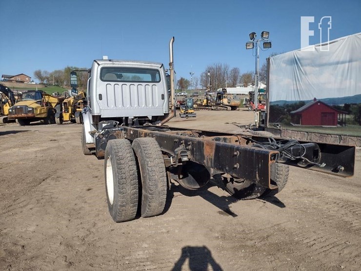 2015-freightliner-business-class-m2-106-image-42