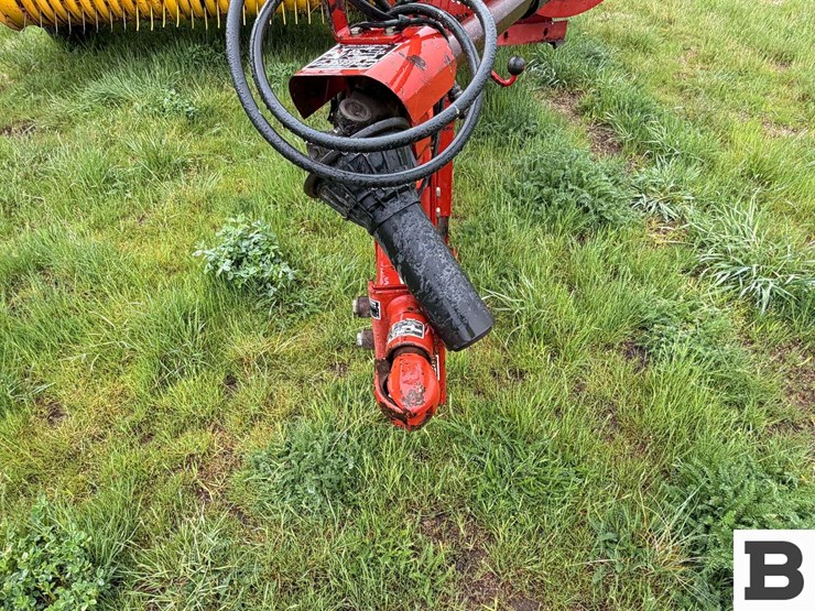 new-holland-580-image-10