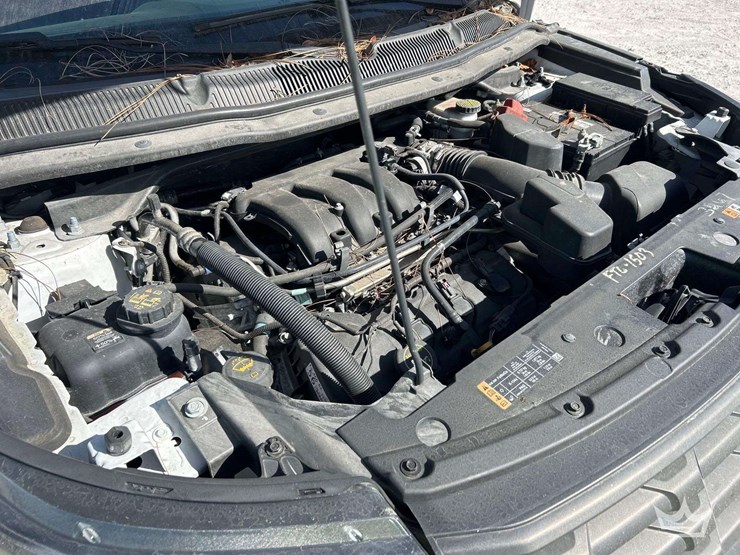 2016-ford-explorer-image-8