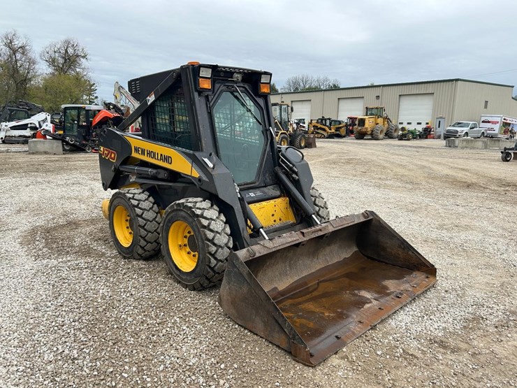 new-holland-l170-image-6