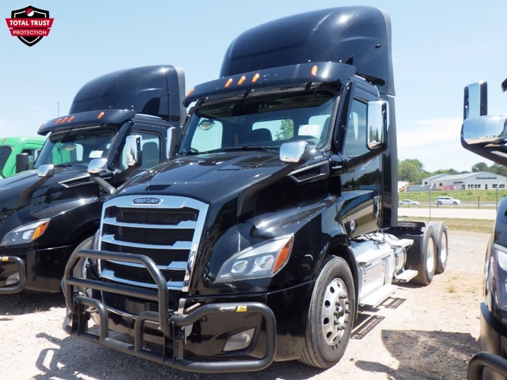 2022-freightliner-cascadia-116-image-1