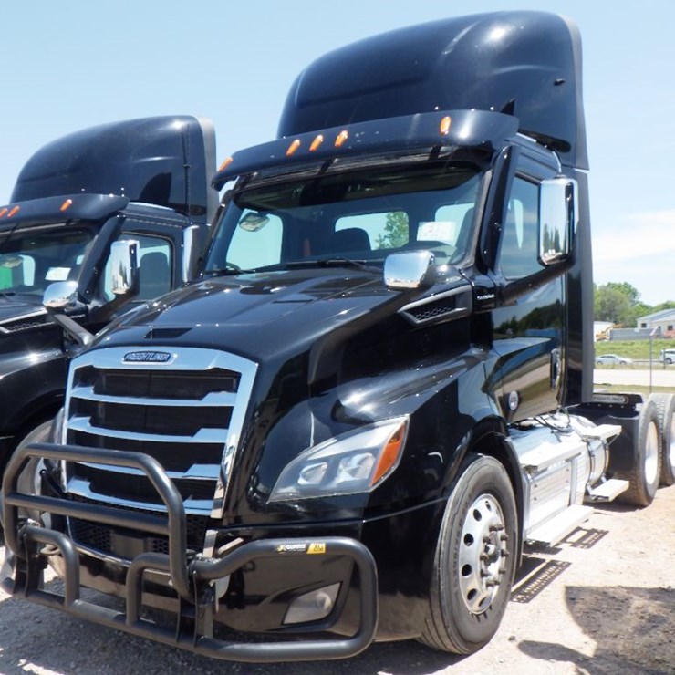 2022 FREIGHTLINER CASCADIA 116