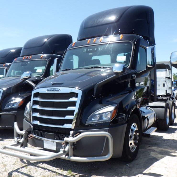 2022 FREIGHTLINER CASCADIA 116