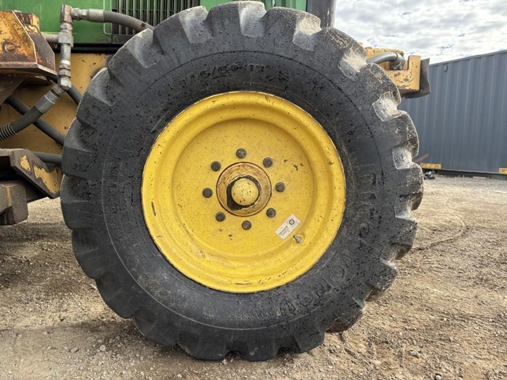 2001-john-deere-6410-image-30