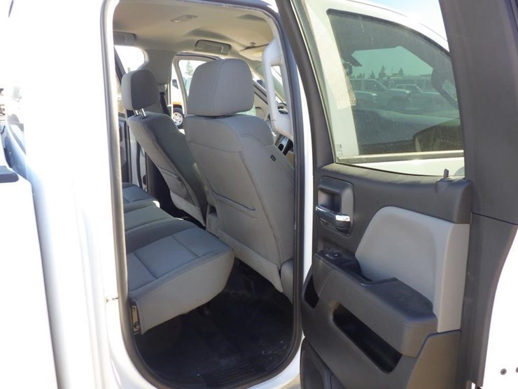 2018-chevrolet-1500-image-8