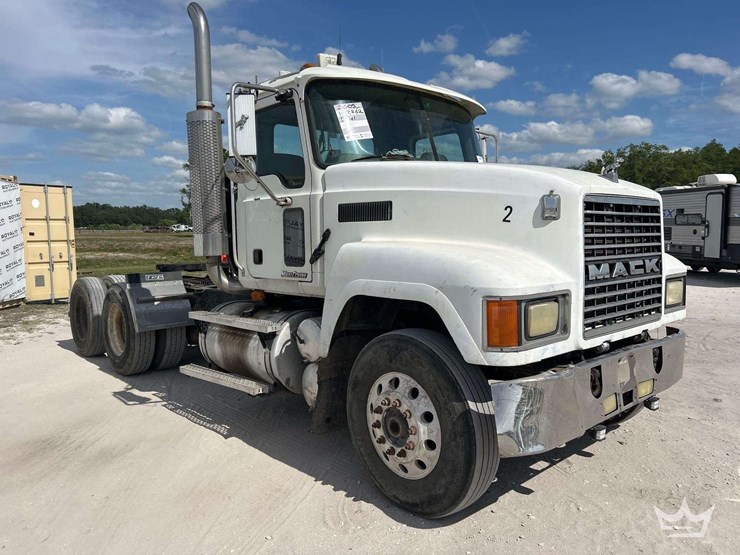 2005-mack-ch613-image-2