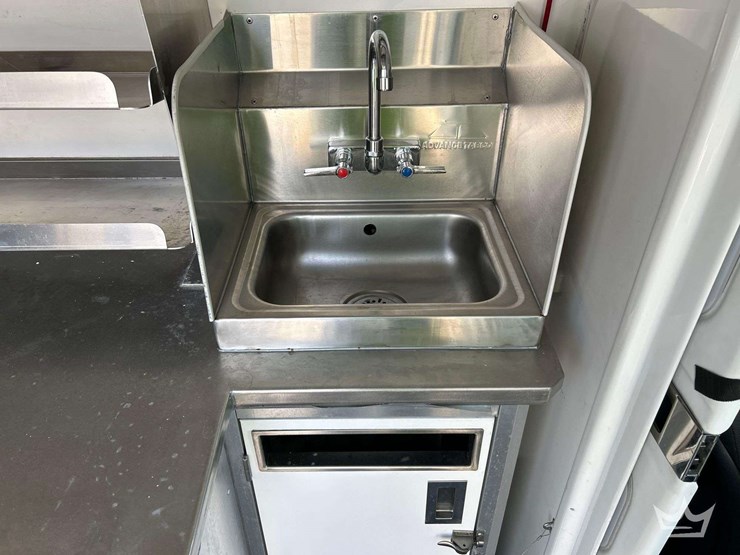 2021-mercedes-benz-sprinter-4500-image-22