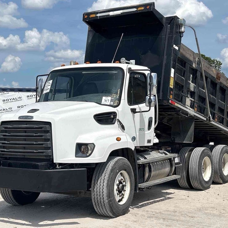 2014 FREIGHTLINER 114SD