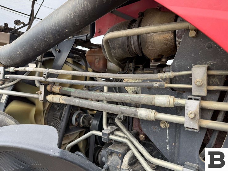 2018-case-ih-magnum-310-image-16
