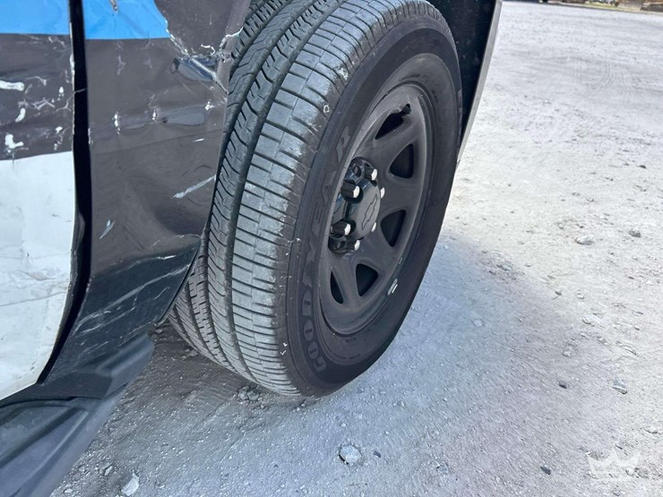 2019-chevrolet-tahoe-image-24