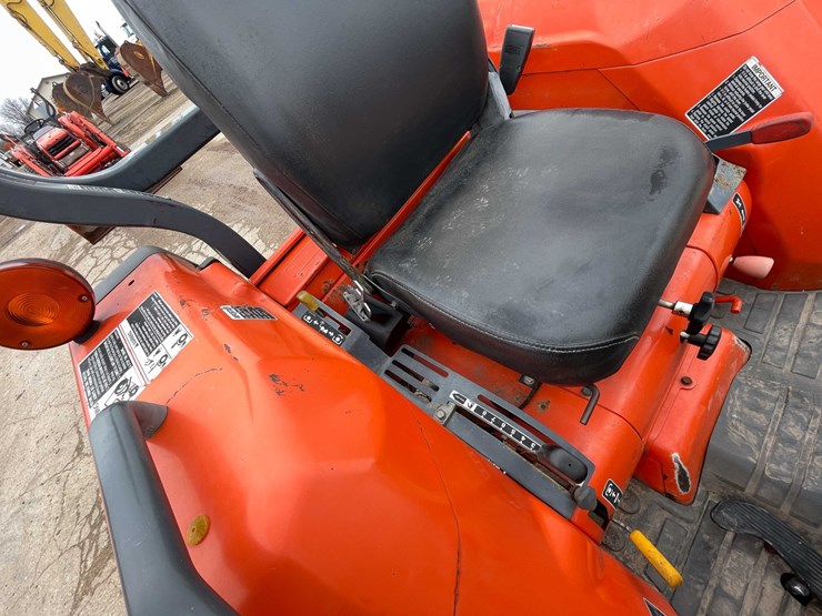 #4056-•-kubota-tractor-image-61
