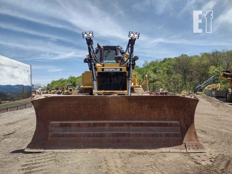 2014-caterpillar-d6t-xw-image-2