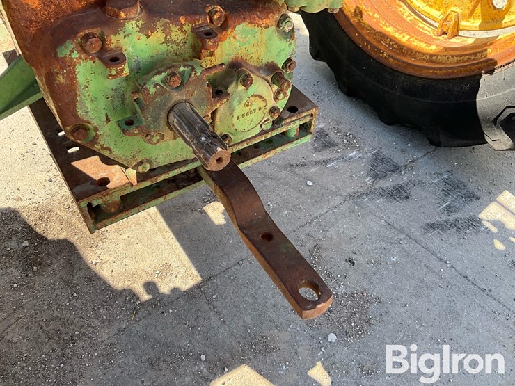 1958-john-deere-520-image-11