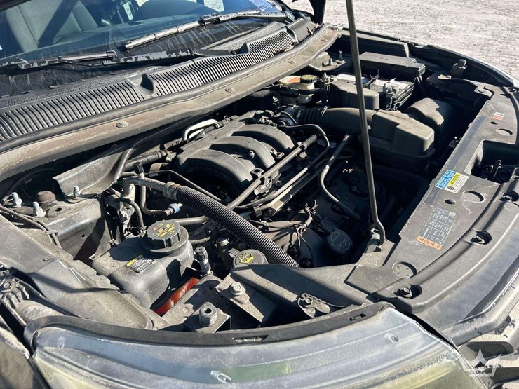 2016-ford-explorer-image-9