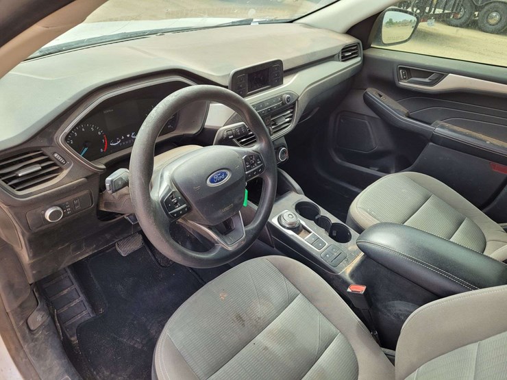 2021-ford-escape-image-12