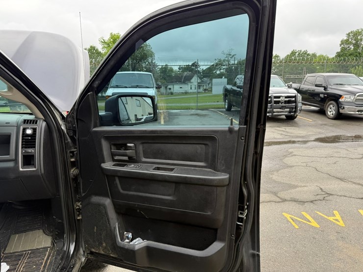 2019-dodge-1500-image-35