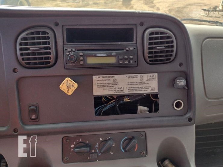 2007-freightliner-business-class-m2-106-image-8