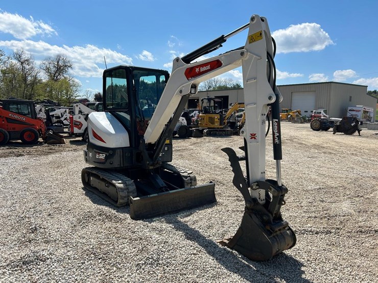 2023-bobcat-e32-image-6