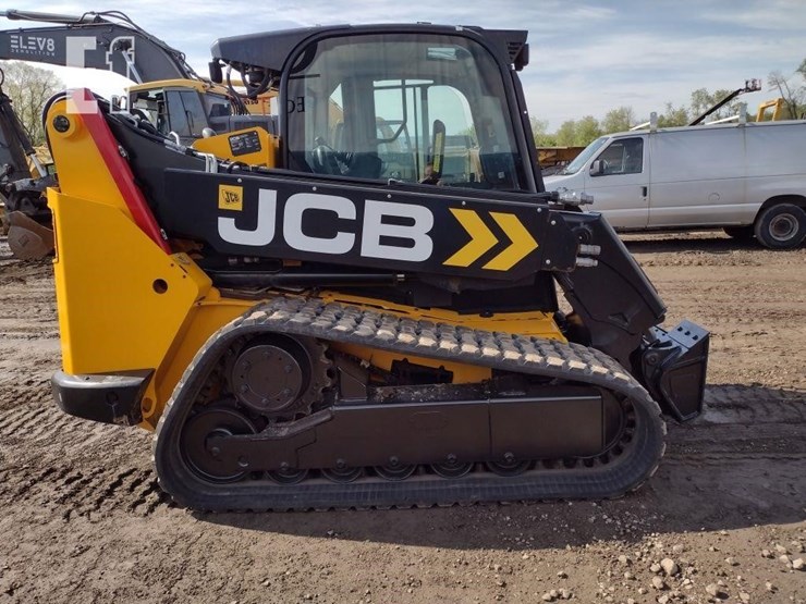 2024-jcb-3ts-8t-image-3