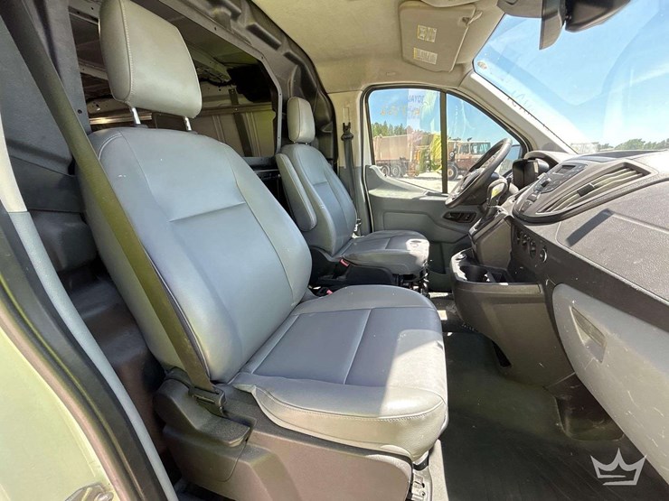 2017-ford-transit-image-27