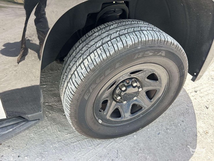 2019-chevrolet-tahoe-image-25