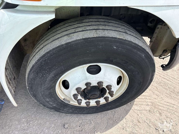 2018-international-durastar-4300-image-31
