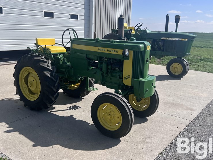 1956-john-deere-420-image-3