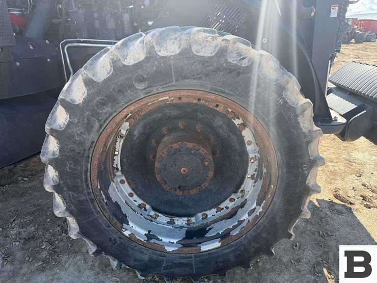 2015-case-ih-magnum-310-image-35