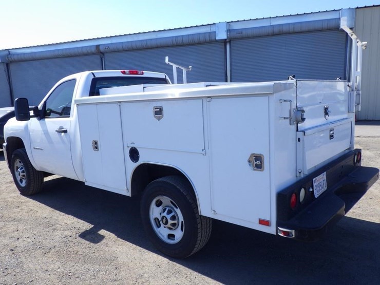 2012-chevrolet-2500hd-image-4