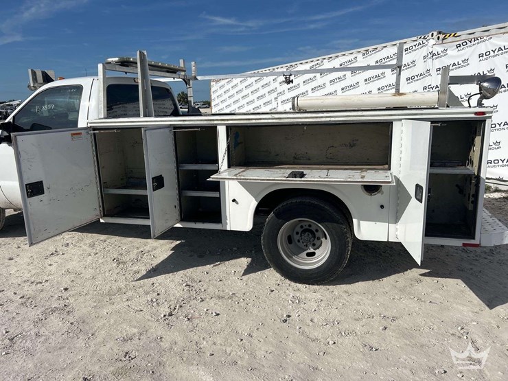 2015-ford-f350-image-17