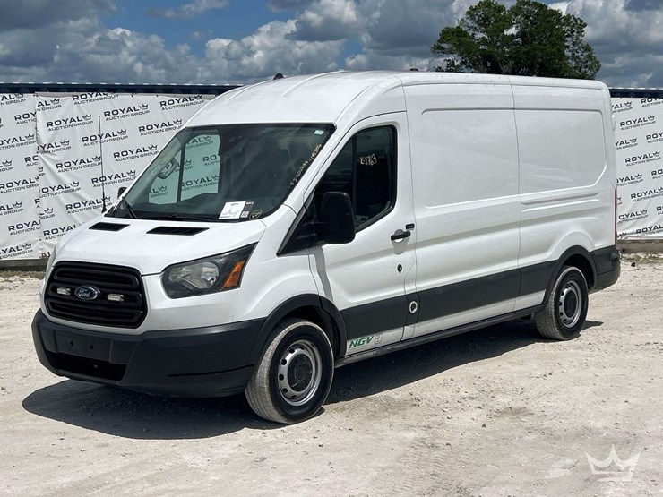 2017-ford-transit-image-1