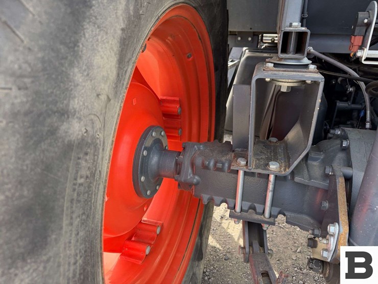 2013-kubota-m110gx-image-25