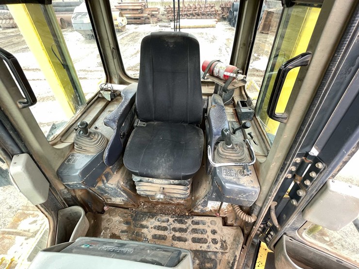 komatsu-d65px-12-image-46